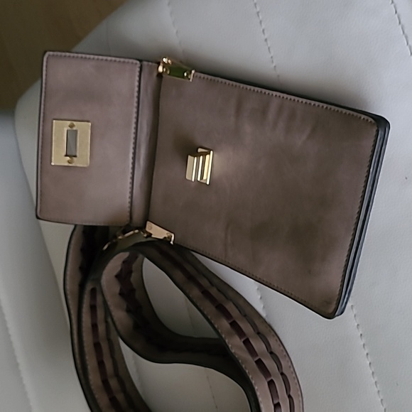 Melie Bianco Brett Vegan Leather Crossbody Bag ❤️ - Picture 4 of 8